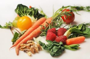 carrot-kale-walnuts-tomatoes